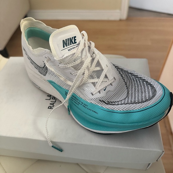 Nike White and Blue Athletic Shoes - Picture 2 of 6